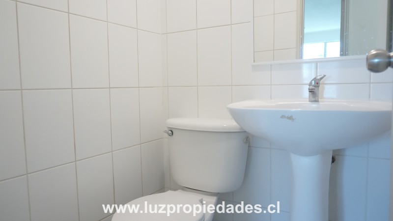Urmeneta Nº305, Of. 501, Ed. Los Héroes - Luz Propiedades