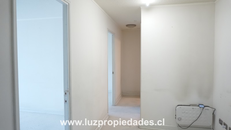 Urmeneta Nº305, Of. 501, Ed. Los Héroes - Luz Propiedades
