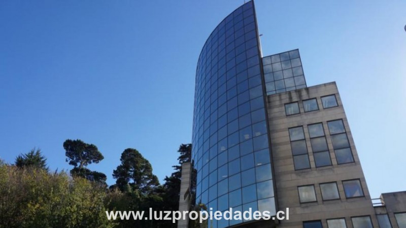 Edificio Campanario, oficina 305 - Luz Propiedades