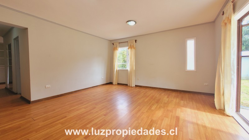 Psj. Los Robles, Parcela N&deg;19,  Senda Central, La Vara - Luz Propiedades