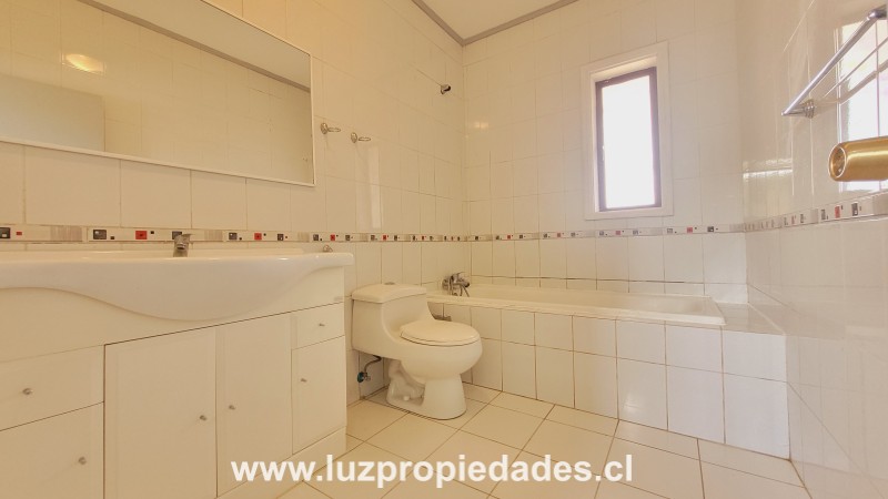 Psj. Los Robles, Parcela N&deg;19,  Senda Central, La Vara - Luz Propiedades