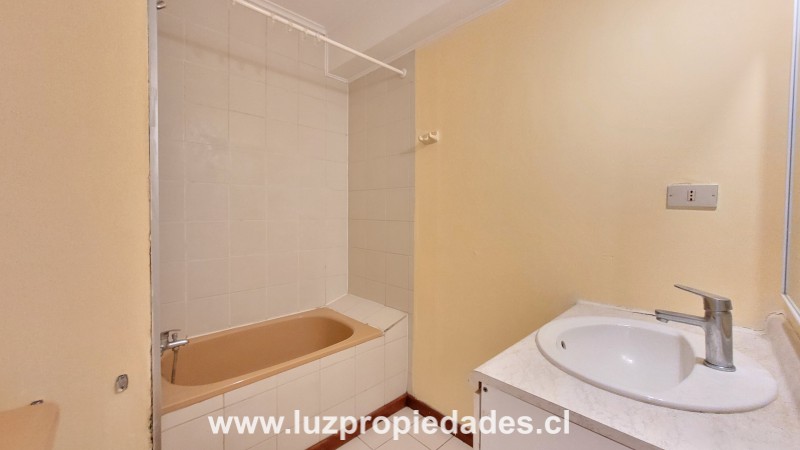 Tucapel Nº70, Las Dalias 203 - Luz Propiedades